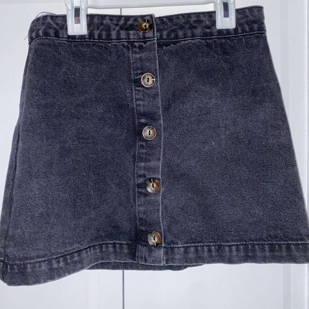 Forever 21 black skirt